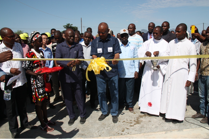 安哥拉松貝市污水系統、污水處理廠及現有供水官網擴展施工總承包工程竣工典禮